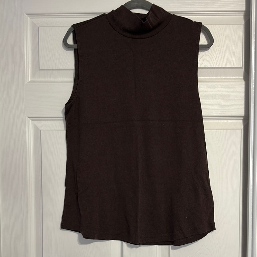 Croft and Barrow Kohls Sleeveless Brown Turtleneck Top
